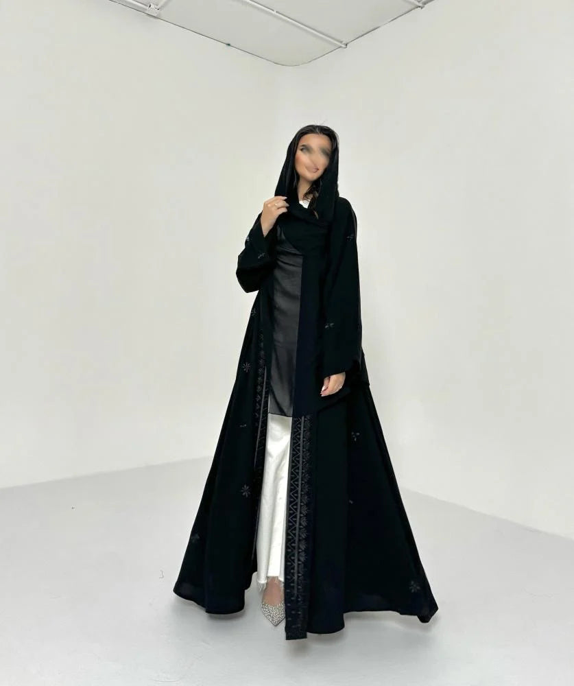 عباية كريب اسود مطرز أسود قصة كلوش