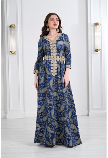 جلابية مطرزة و مزينة بشرائط الدانتيل