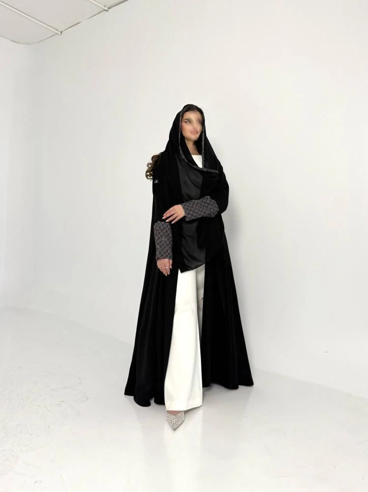 عباية كريب اسود مع اكمام لنن مطرز قصة كلوش