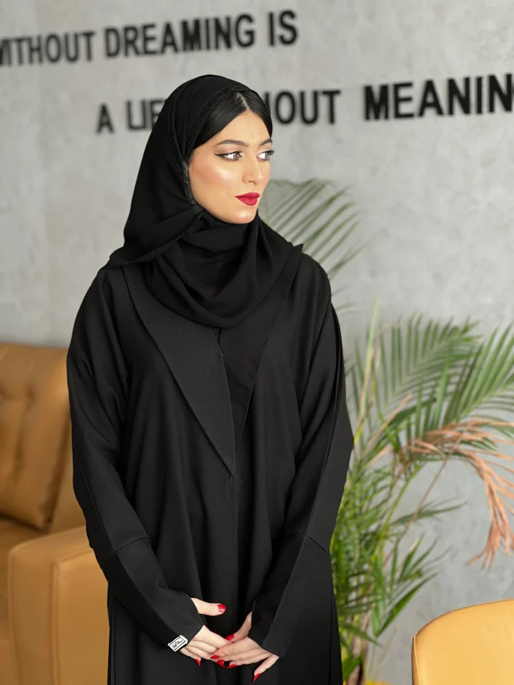 عباية كلاسيك سوداء سادة بياقه (5)