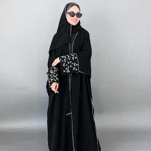 عباية بشت سوداء بتحديد وردي وأكمام شك ورود فخم