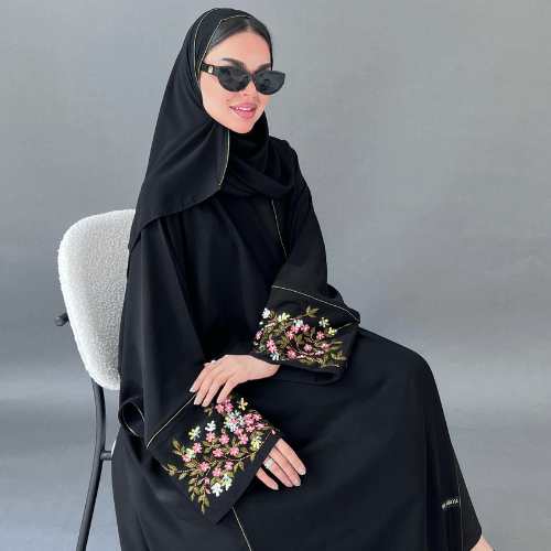عباية بشت سوداء بتحديد زيتي وأكمام شك يدوي راقي