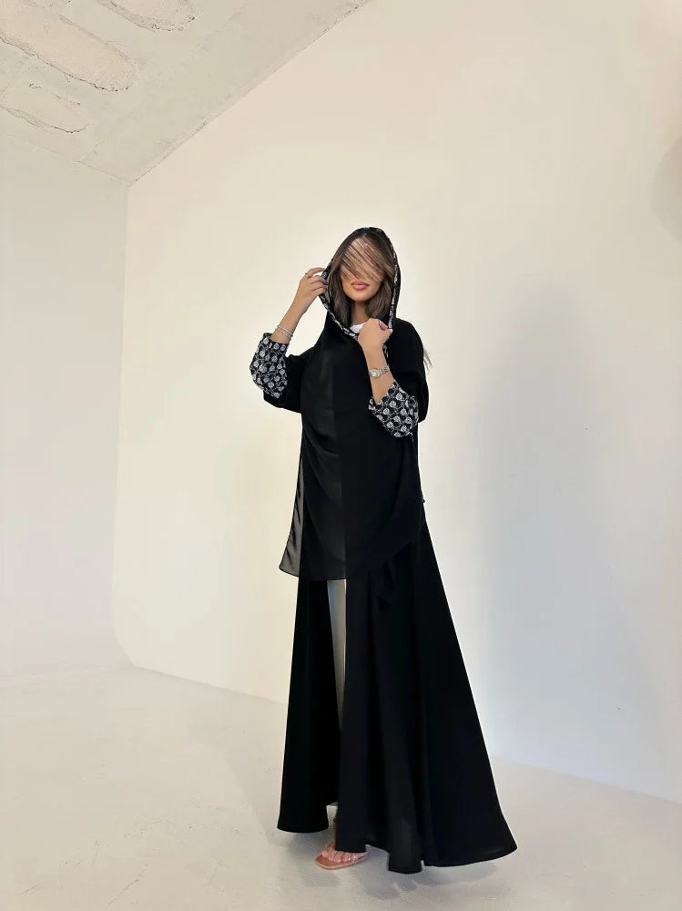 عباية كريب مع أكمام لنن مطرز