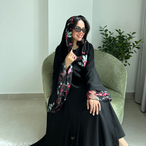 عباية انترنت سوداء الأكمام فرنسية مع تل مطرزة بالورد الأحمر