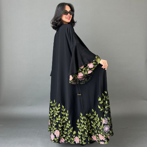 عباية انترنت بتطريز ملون من الأسفل مع كم فرنسي تل مطرز