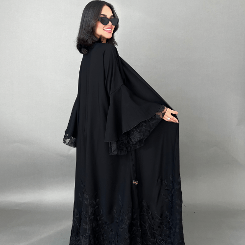 عباية انترنت بتطريز أسود من الأسفل مع كم فرنسي تل مطرز