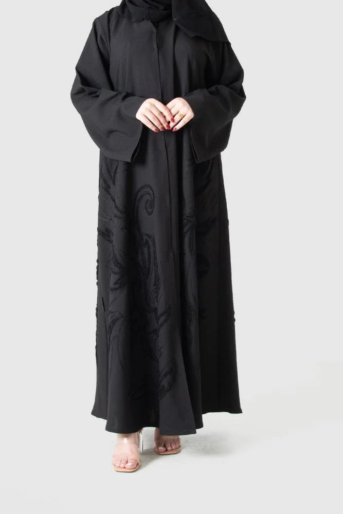 عباية من قماش الكريب مطرزة يدوي M5524