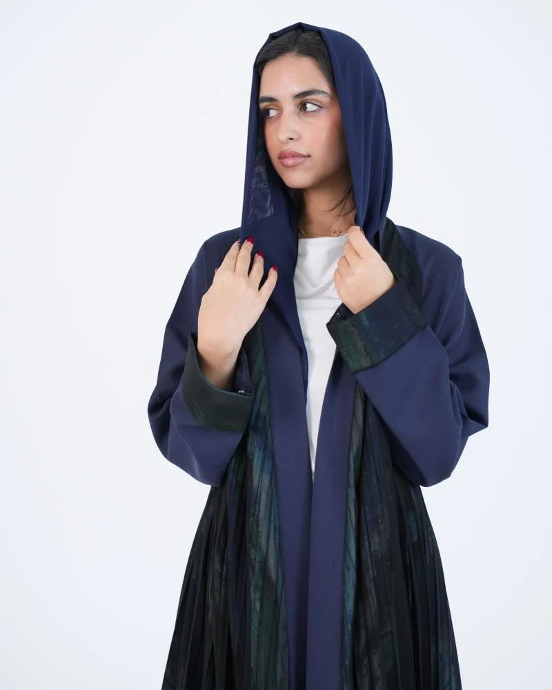 عباية باربي كلوش بتصميم لف وكم مقلوب - كحلي ببطانة مشجرة مغطاة بشيفون