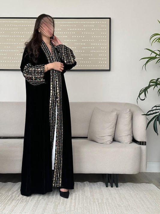 عباية مخمل مع تطريزاسود نص كلوش - 1102