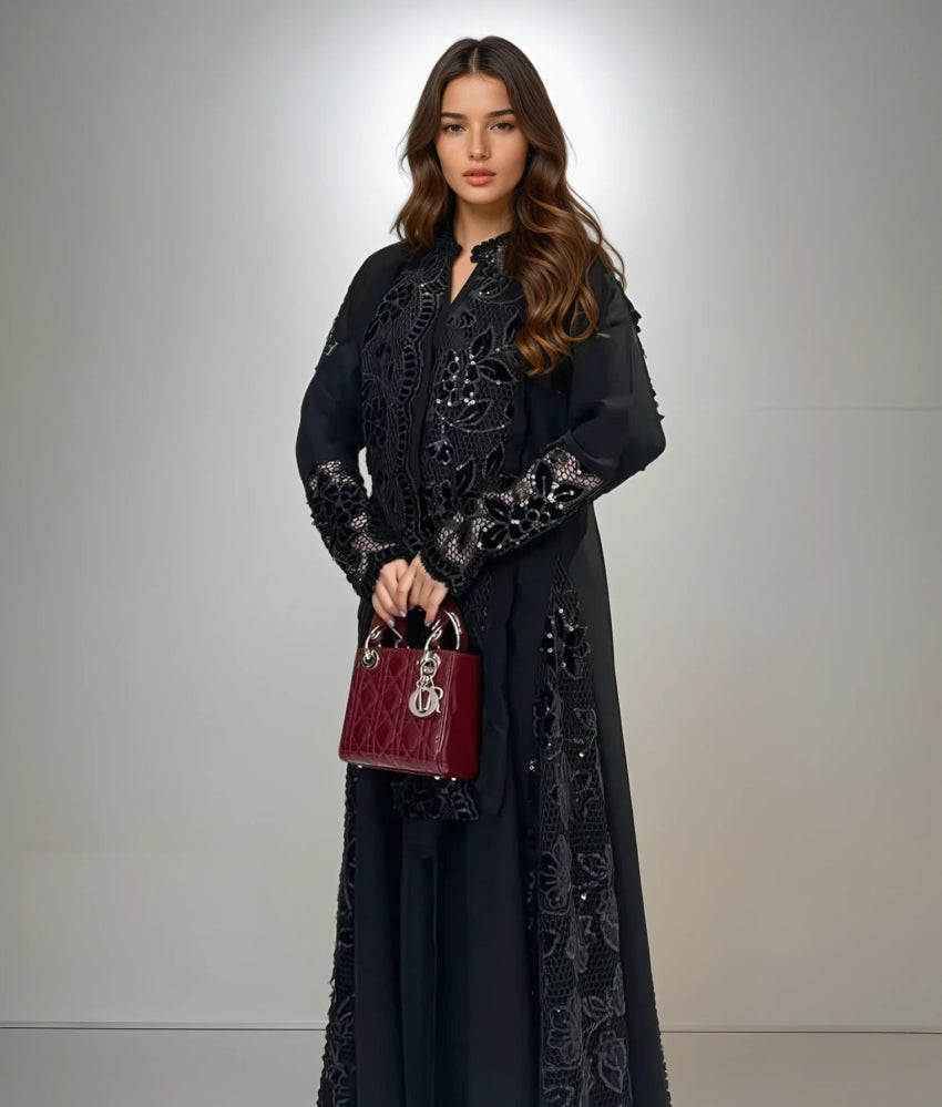 عباية تطريز يدوي واقفة MWT58