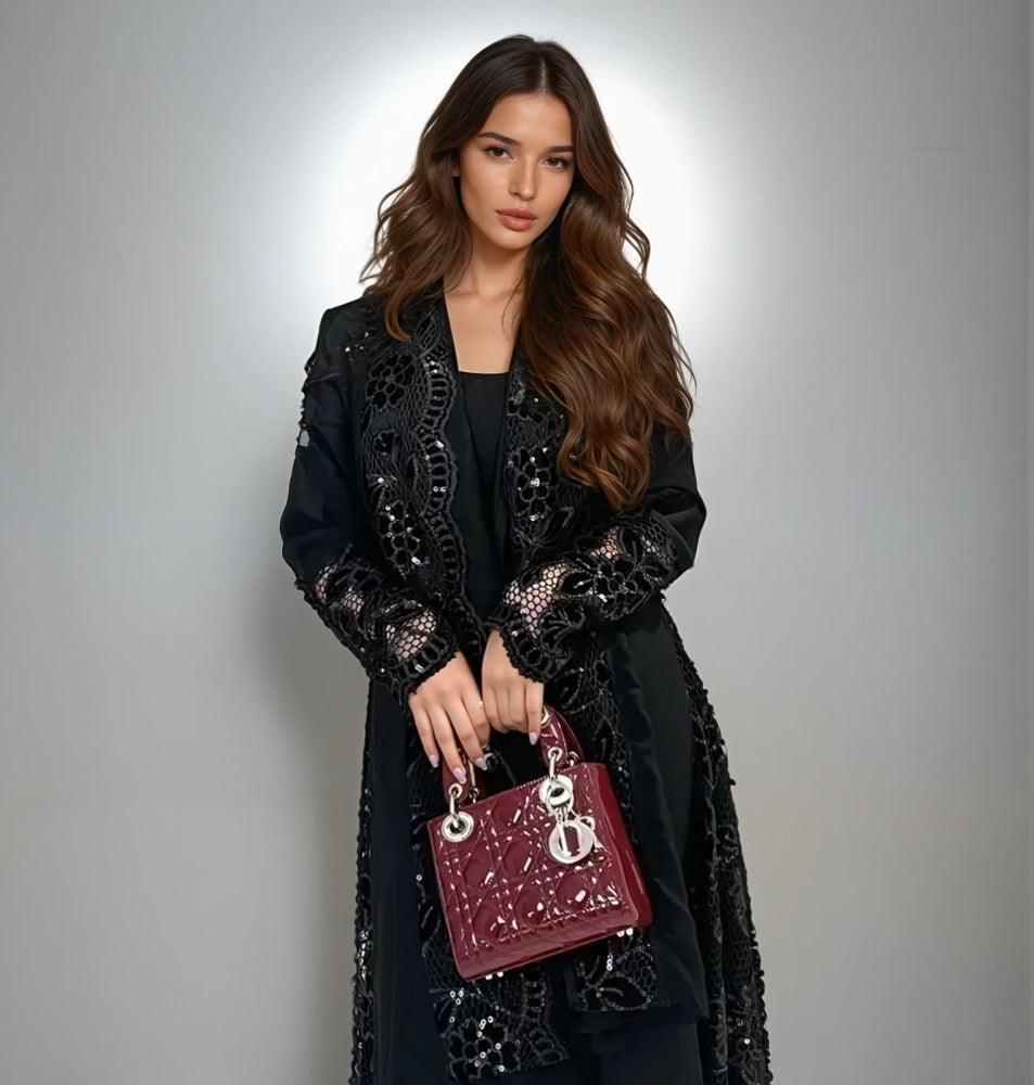 عباية تطريز يدوي واقفة MWT58