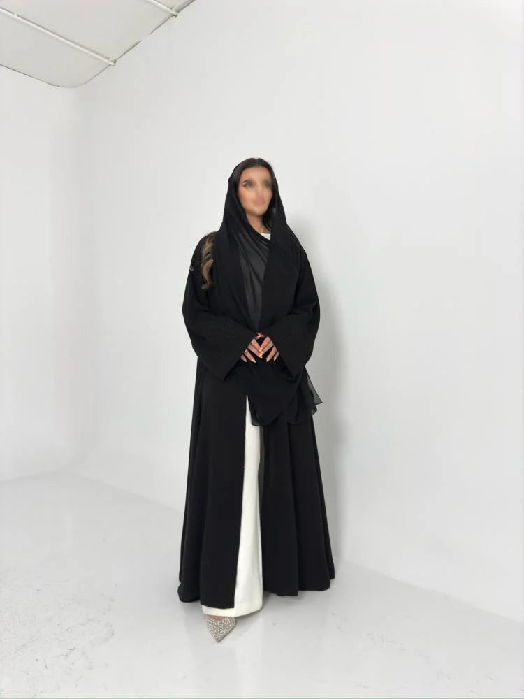 عباية كريب اسود مع اكمام لمعة اسود
