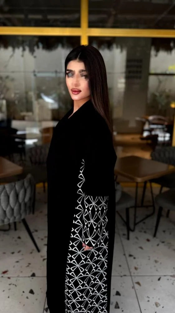 عبايه كريستال قصه نص كلوش قماش كتان