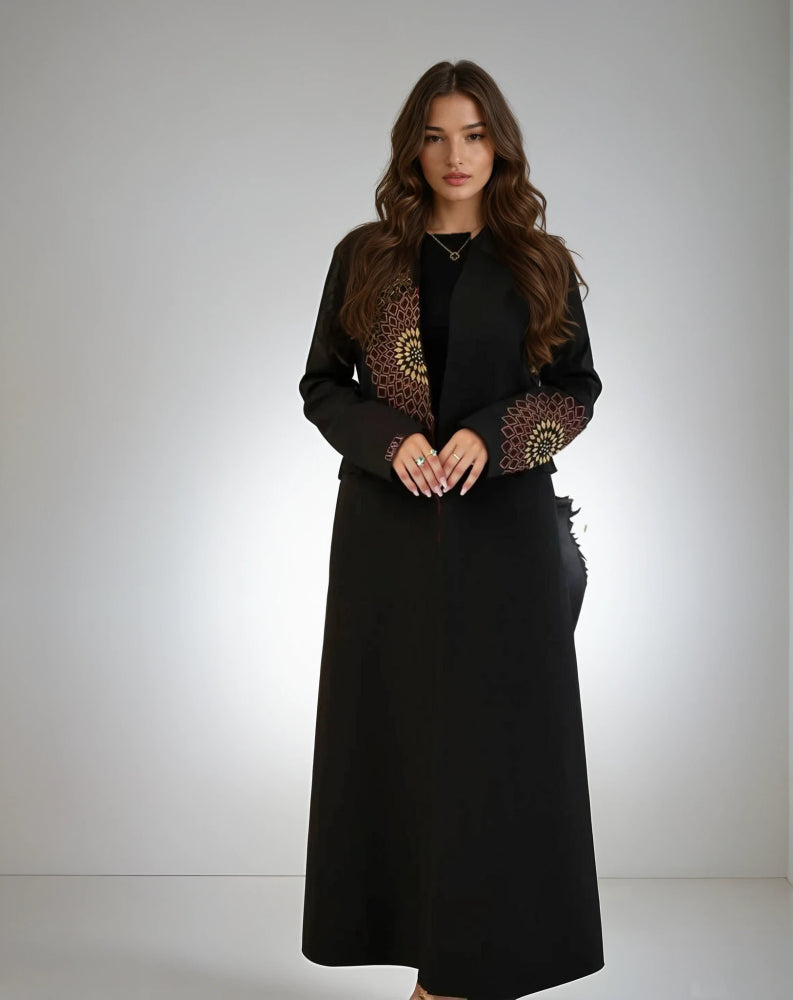 عباية تطريز يدوي واقفة MWT57