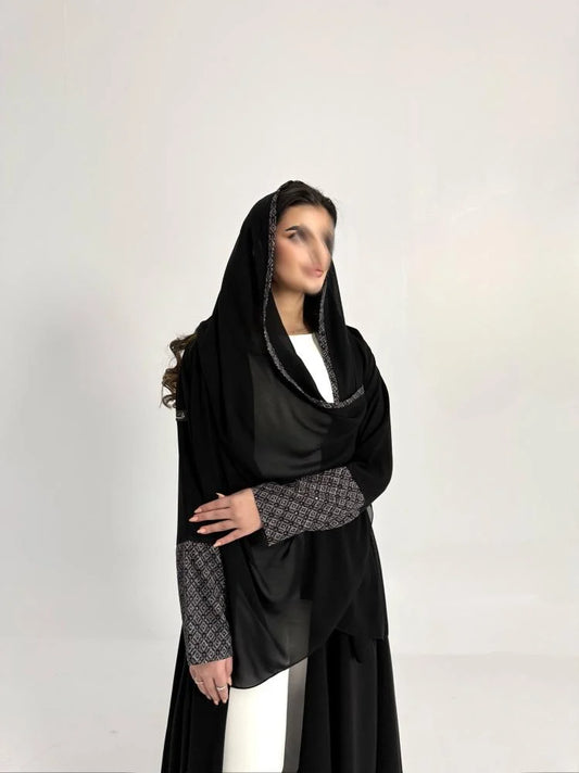 عباية كريب اسود مع اكمام لنن مطرز قصة كلوش