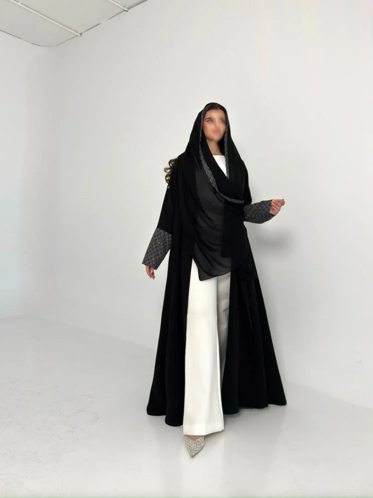 عباية كريب اسود مع اكمام لنن مطرز قصة كلوش