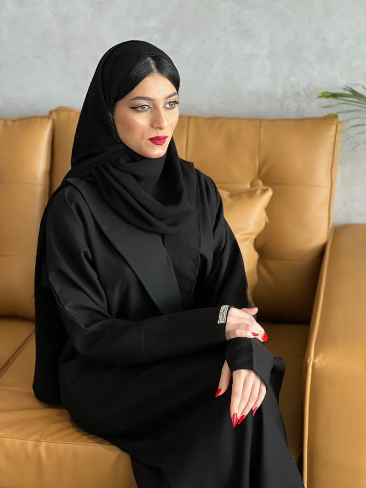 عباية كلاسيك سوداء سادة بياقه (5)